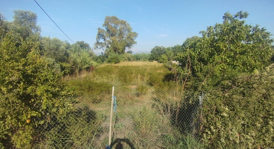 Αγροτεμάχιο - 2.200 Τ.Μ. - Κάτω Αχαΐα  - (Πάνω στον δρόμο)